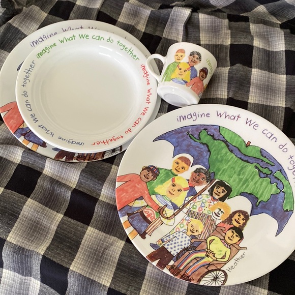 5pcs. INCLUSIVE ARTWORK♥️CORELLE by Corning. 2 plates. 2 bowls. 1 mug. ADORBZ - Picture 3 of 13